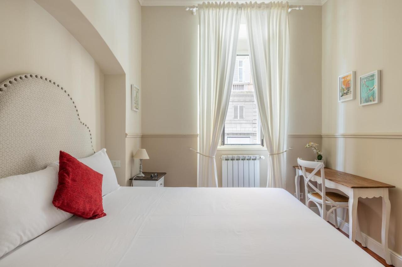 Charming Apartment With Patio A Few Steps From Colosseum Exterior foto