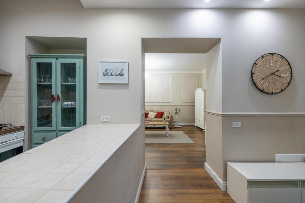 Charming Apartment With Patio A Few Steps From Colosseum Exterior foto