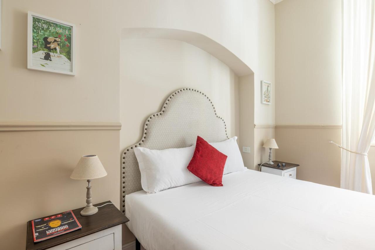 Charming Apartment With Patio A Few Steps From Colosseum Exterior foto