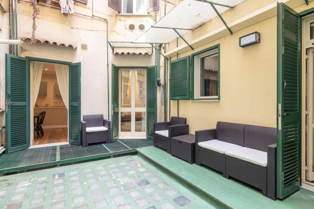 Charming Apartment With Patio A Few Steps From Colosseum Exterior foto